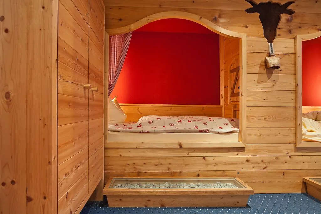 Aparthotel Gasthof Falkenstein - Metzgerei Schwaiger - Guest House Flintsbach am Inn
